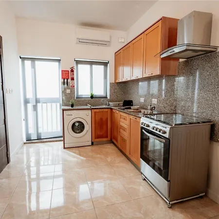 Cosy 1br 2 *